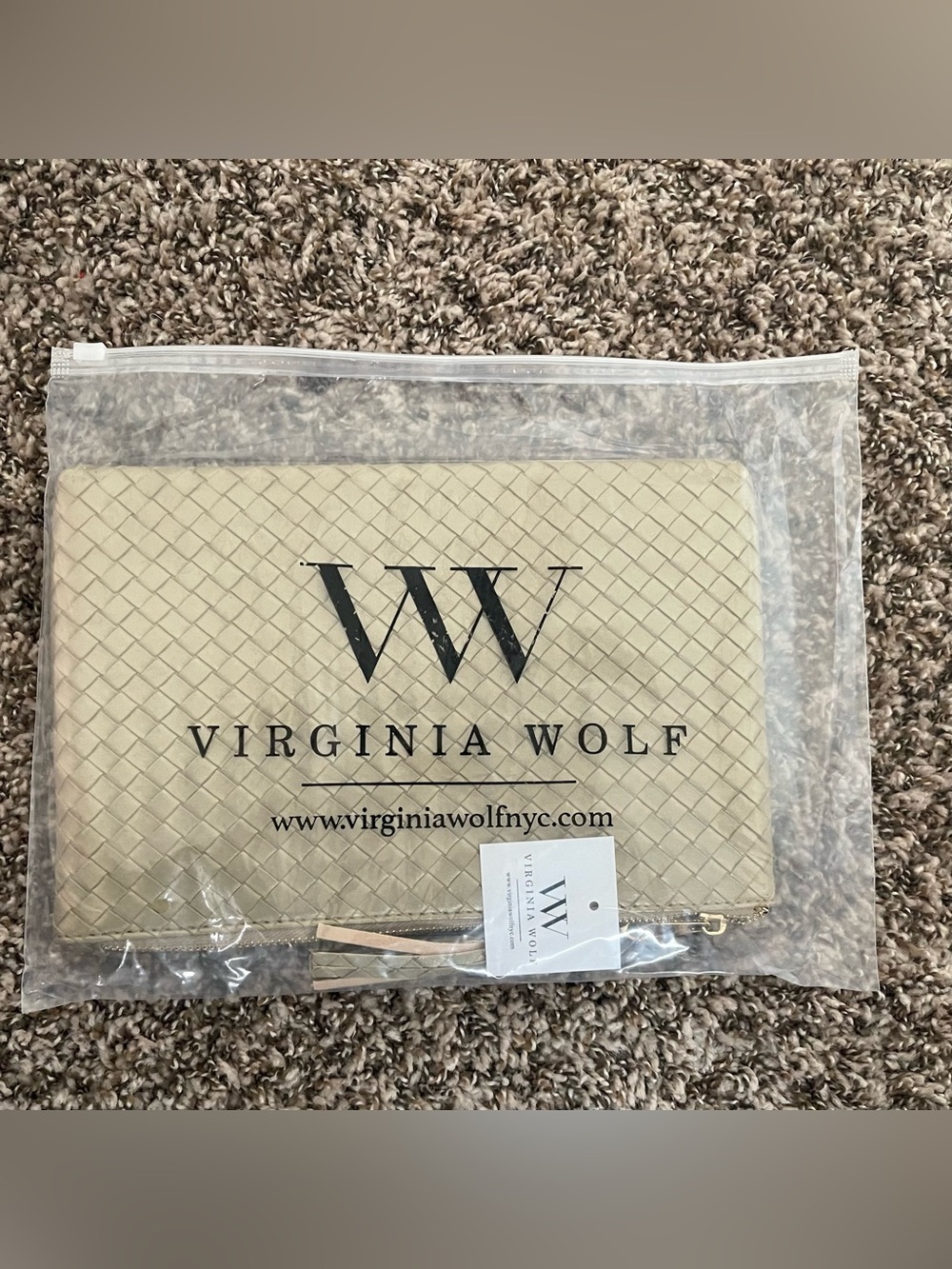 NWT Mimi Woven Metallic Vegan Leather Gold Clutch with Tassel - Picture 9 of 9